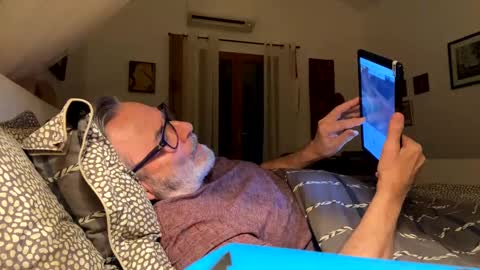 Dominique online show from 01/10/25, 10:46