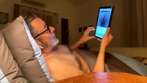 Dominique online show from 02/02/25, 11:21