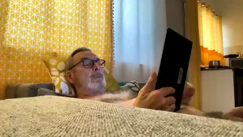 Dominique online show from 03/06/25, 09:03