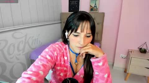 Snapshot of tania_duque chatting on 09/16/25, 01:34 Tania online show from 09/16/25, 01:34
