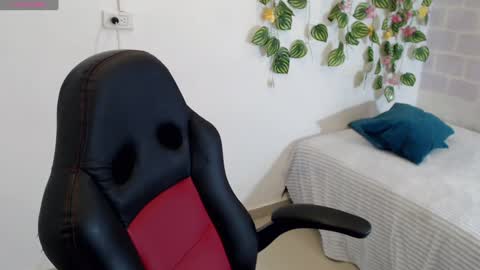 Tania  online show from 01/15/25, 07:55