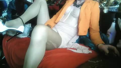 Snapshot of tanjageile chatting on 02/28/25, 12:31 tanjageile online show from 02/28/25, 12:31
