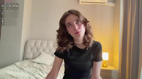 Mia online show from 04/19/26, 01:49