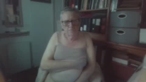 Snapshot of tantric43 chatting on 04/22/26, 10:28 alex tanner online show from 04/22/26, 10:28