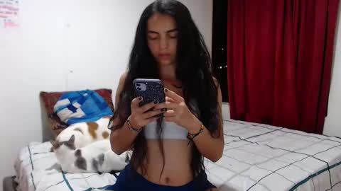 Snapshot of tantricroots chatting on 01/15/25, 12:41 Angeline Follow online show from 01/15/25, 12:41