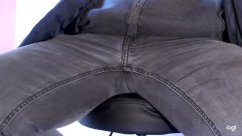 Snapshot of tap_b chatting on 02/12/25, 08:38 Patrick online show from 02/12/25, 08:38