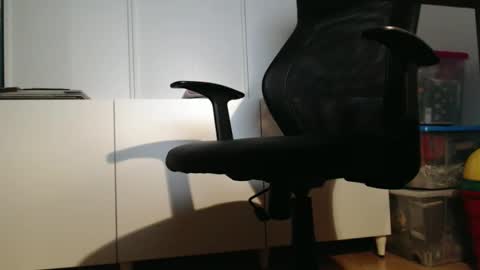 Snapshot of tap_b chatting on 11/02/25, 04:53 Patrick online show from 11/02/25, 04:53