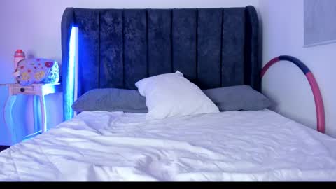 tara__ online show from 11/04/25, 01:16