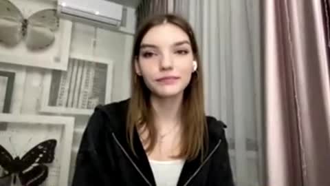 Mia online show from 02/25/26, 07:12