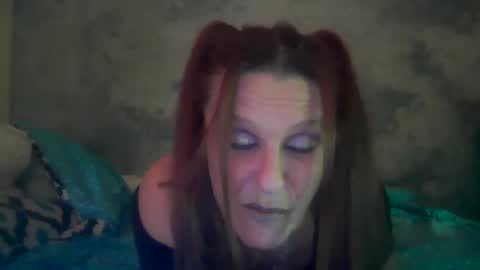 Snapshot of taralynn7136 chatting on 02/13/25, 12:11 tara lynn online show from 02/13/25, 12:11