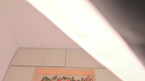  T A R A  online show from 10/19/25, 04:40