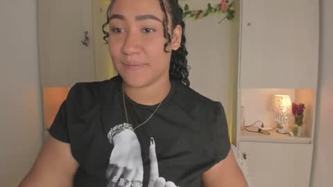  T A R A  online show from 02/07/26, 04:16