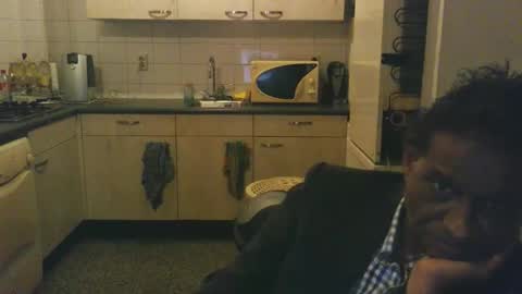 Snapshot of tarpat_20 chatting on 10/16/25, 11:28 Genaro Thode online show from 10/16/25, 11:28