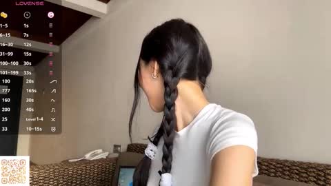 Viola online show from 11/06/25, 04:13