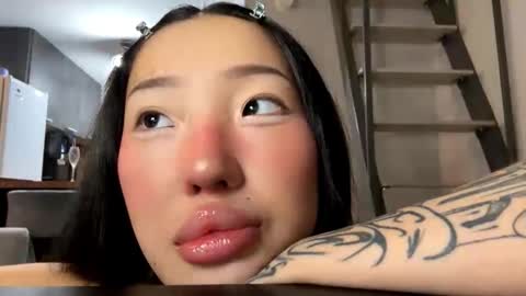 Viola online show from 12/04/25, 04:27