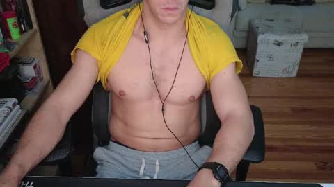 Snapshot of taskataska07 chatting on 02/16/25, 03:38 Carlenjoyswithoil online show from 02/16/25, 03:38