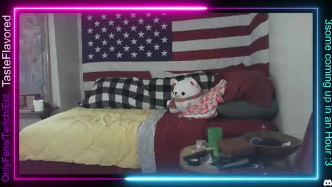 Snapshot of tasteflavored_femboy chatting on 01/25/25, 10:28 Taste online show from 01/25/25, 10:28