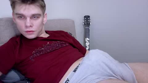 tasteithorny online show from 04/22/26, 01:08