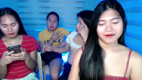 Snapshot of tasteofinnocent69 chatting on 01/10/25, 01:53 online show from 01/10/25, 01:53