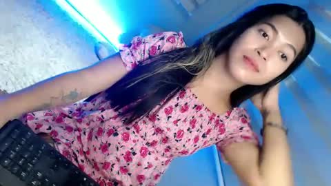 Snapshot of tasteofinnocent69 chatting on 01/12/25, 05:45 online show from 01/12/25, 05:45