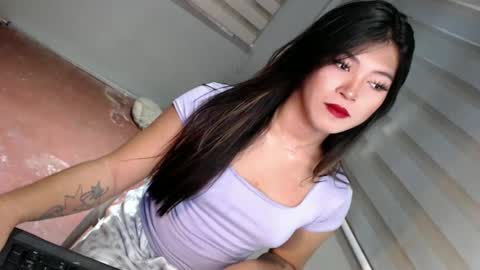 Snapshot of tasteofinnocent69 chatting on 01/27/25, 04:52 online show from 01/27/25, 04:52