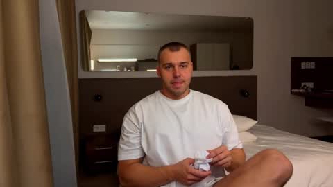 My shows 2100500 UTC3 online show from 09/14/25, 07:24