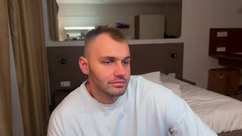 My shows 2100500 UTC3 online show from 11/18/25, 06:01