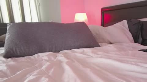 RHEA  pronanciation like Reya   online show from 11/07/25, 09:31