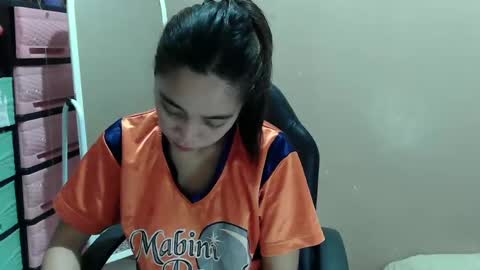 Snapshot of tastyhallie1 chatting on 02/27/25, 07:01 hallie online show from 02/27/25, 07:01