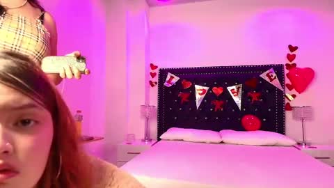 Snapshot of tata_and_michi chatting on 02/16/25, 03:15 tata_and_michi online show from 02/16/25, 03:15