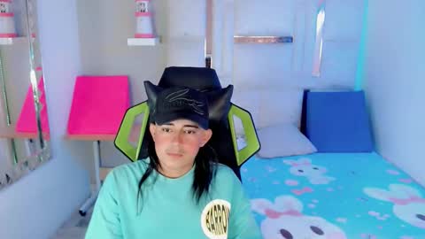 Snapshot of tatannn_ chatting on 09/17/25, 08:10 T A T A N online show from 09/17/25, 08:10