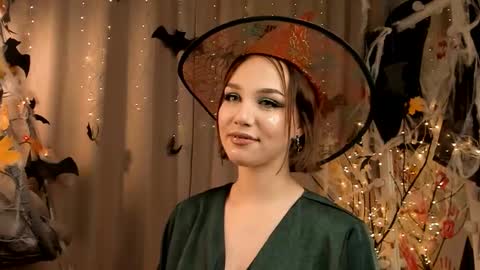 Snapshot of tate_crazy chatting on 10/31/25, 06:09 Tate online show from 10/31/25, 06:09