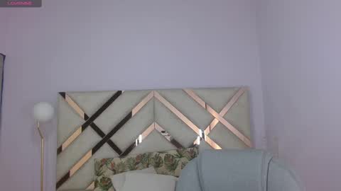 Snapshot of tati_saldarriaga chatting on 11/18/25, 07:18 Tati Saldarriaga online show from 11/18/25, 07:18