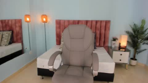 Snapshot of tati_saldarriaga chatting on 02/05/26, 02:22 Tati Saldarriaga online show from 02/05/26, 02:22