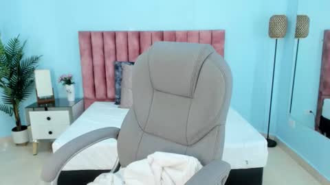 Snapshot of tati_saldarriaga chatting on 02/11/26, 04:01 Tati Saldarriaga online show from 02/11/26, 04:01