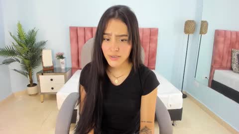 Snapshot of tati_saldarriaga chatting on 02/16/26, 07:54 Tati Saldarriaga online show from 02/16/26, 07:54