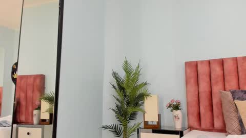 Snapshot of tati_saldarriaga chatting on 02/26/26, 02:49 Tati Saldarriaga online show from 02/26/26, 02:49