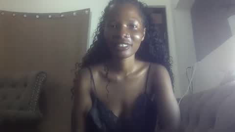 Snapshot of tatiana_254 chatting on 10/16/25, 03:35 tatiana_254 online show from 10/16/25, 03:35