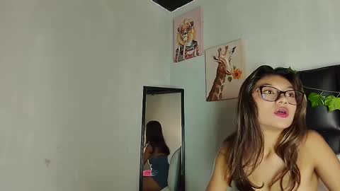 tatiana_mendoza online show from 03/04/25, 08:38