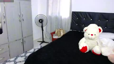 Snapshot of tatiana_montiel chatting on 04/15/26, 06:59 Tatiana online show from 04/15/26, 06:59