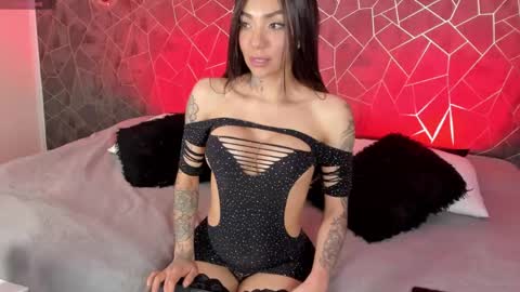Snapshot of tatiana_oficial chatting on 05/17/26, 05:27 Tatiana NEW ACCOUNT online show from 05/17/26, 05:27