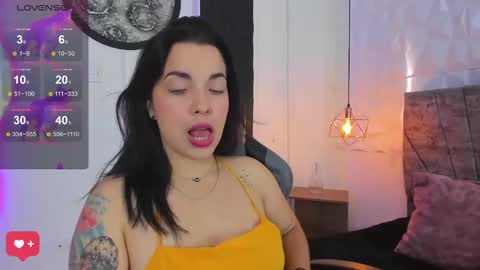 Snapshot of tatiana_sc chatting on 09/17/25, 01:46 Tatiana SC online show from 09/17/25, 01:46