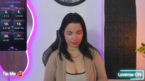 Snapshot of tatiana_sc chatting on 09/26/25, 01:37 Tatiana SC online show from 09/26/25, 01:37