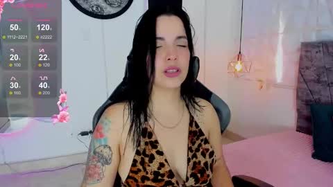 Snapshot of tatiana_sc chatting on 11/05/25, 01:33 Tatiana SC online show from 11/05/25, 01:33