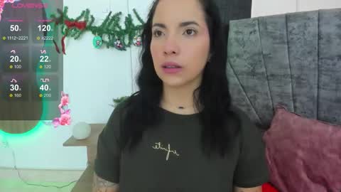 Snapshot of tatiana_sc chatting on 11/26/25, 01:45 Tatiana SC online show from 11/26/25, 01:45