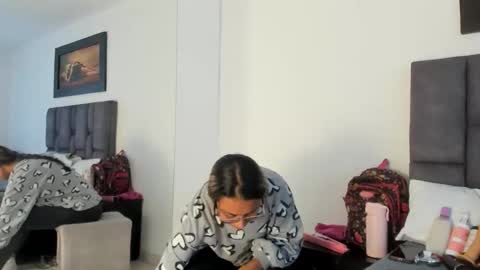 Snapshot of tatiana_valencia chatting on 04/26/26, 01:42 Tati online show from 04/26/26, 01:42