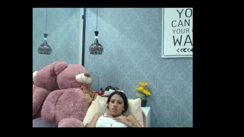 Snapshot of tatiana_w_ chatting on 12/17/24, 04:53 Tati online show from 12/17/24, 04:53