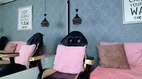 Snapshot of tatiana_w_ chatting on 02/17/25, 08:26 Tati online show from 02/17/25, 08:26