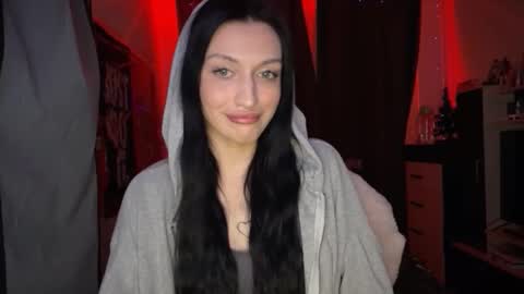 tatika_williams online show from 12/16/25, 02:33