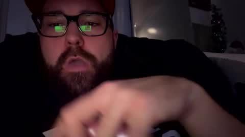 Snapshot of tattedcouple_777 chatting on 12/28/24, 04:08 MrMrs online show from 12/28/24, 04:08